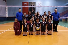 Voleybol Antrenmanlarından ve Maçlardan Görüntüler